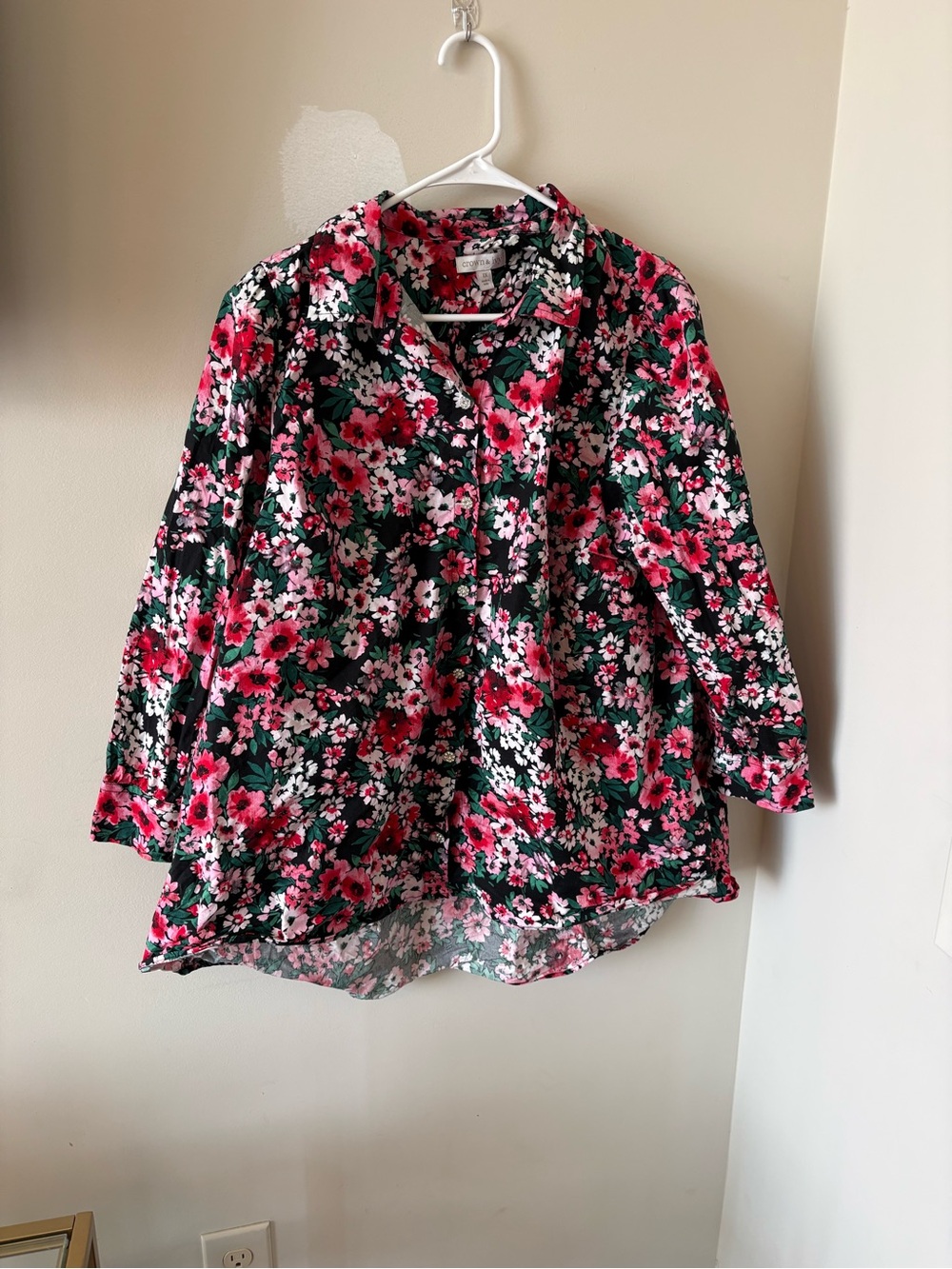 Crown & Ivy Top